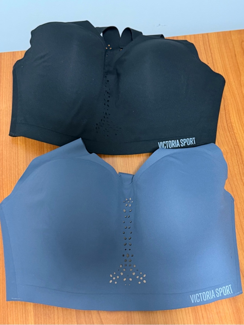 Victoria Sport Seamless Longline Strapless Bra - Black & Blue